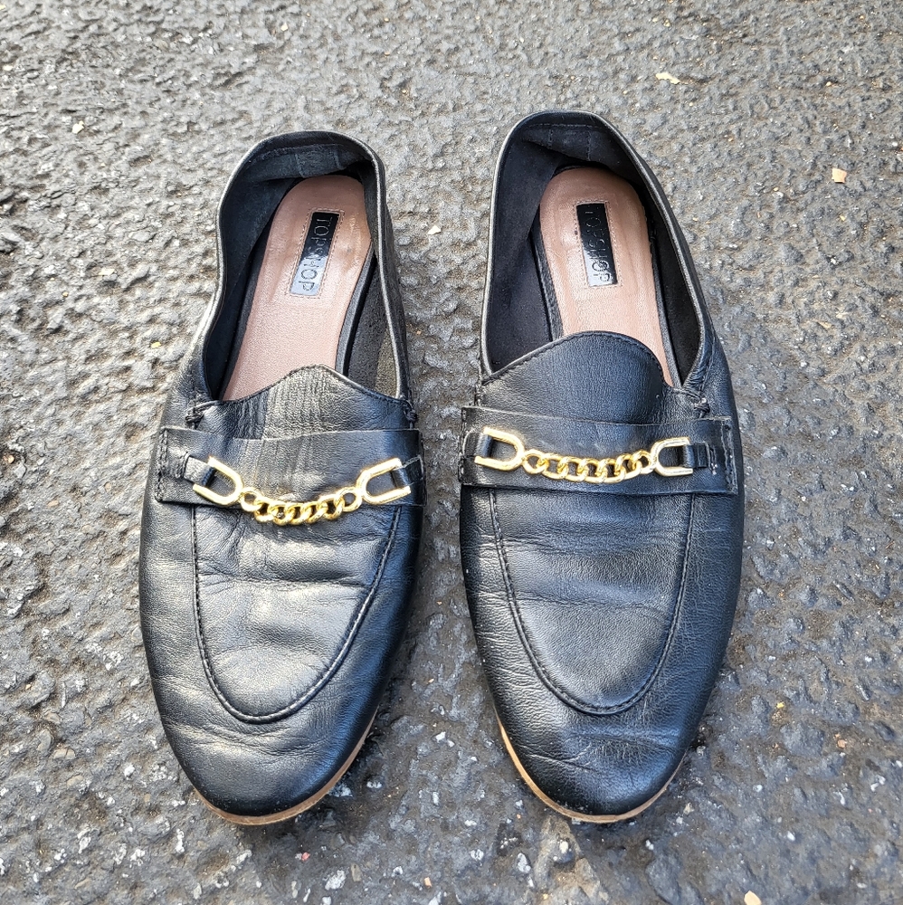 Topshop Sz 38 US 7.5 Black Leather Loafers Chain